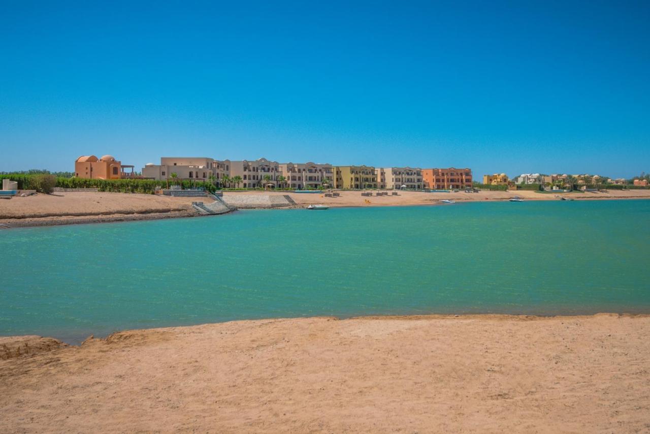 Scenic Views 3 Bedroom With Private Jacuzzi In Sabina